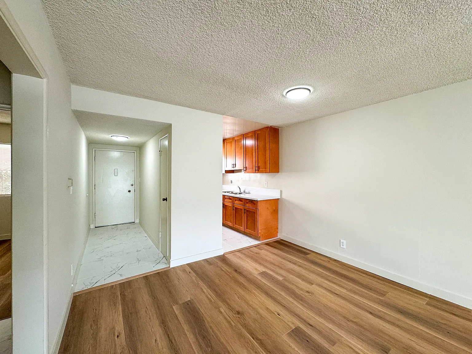 2 bed, 1.5 bath, 1100 sqft, $2,295 — Photo 3
