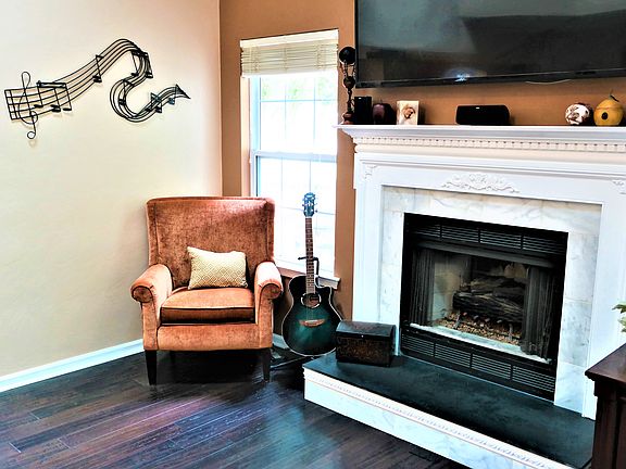 4th image of 101 Saint George Dr