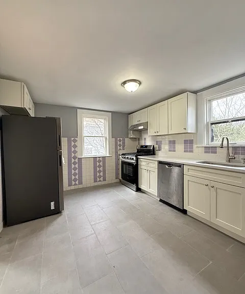 5 Alcott St #2 — Photo 4