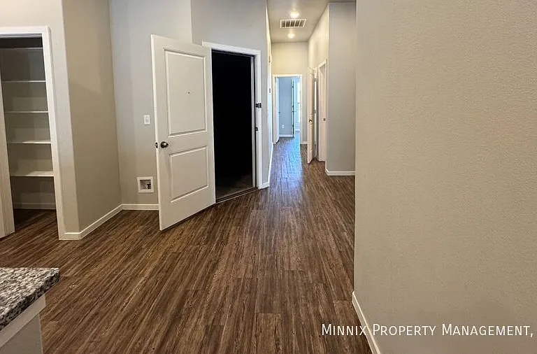 2120 N Jayton Ave #A — Photo 8