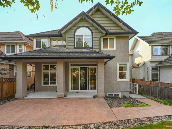 3458 Rosemary Heights Cres, Surrey, BC V3Z 0M4