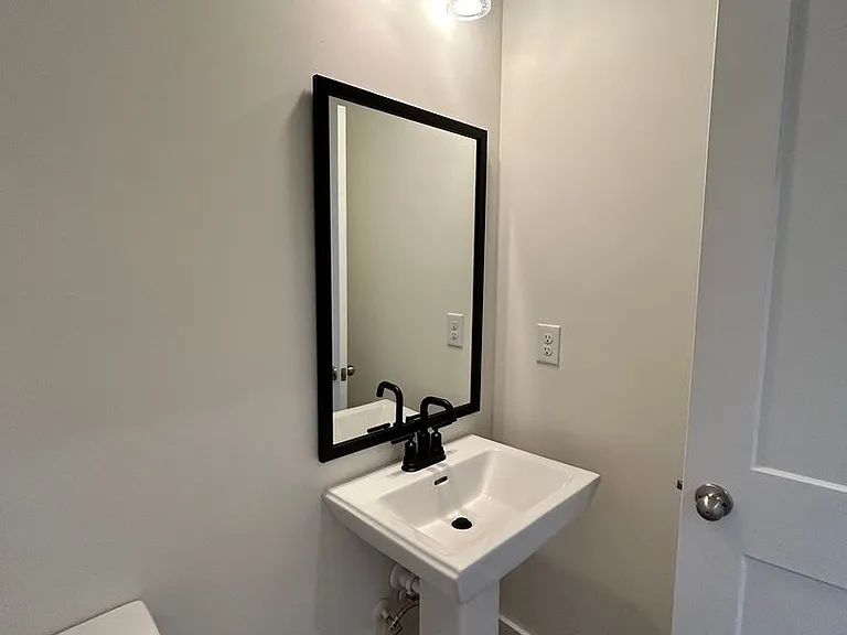 3753 Hawks Creek Dr — Photo 4