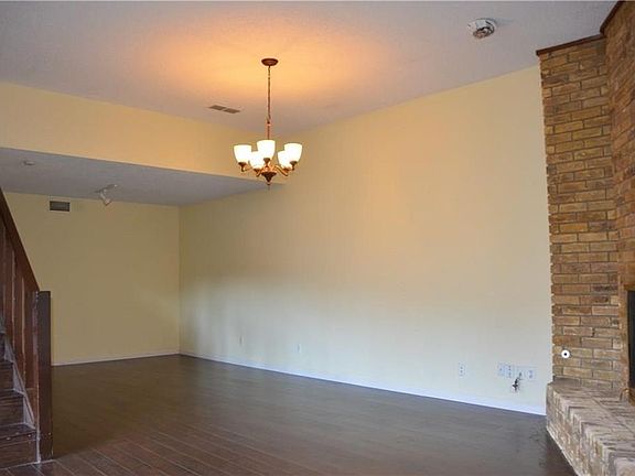 3rd image of 3102 Townbluff Dr