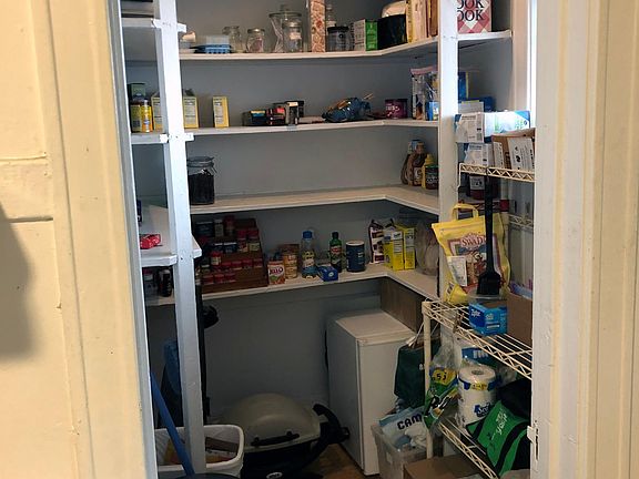 3rd image of 4423 N Paulina St #3