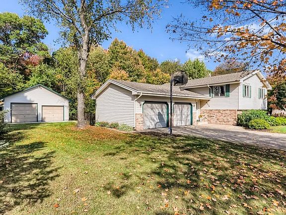 2nd image of 2615 160th Ln NE