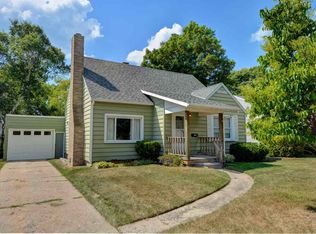 1114 Valley View Ave, Petoskey, MI 49770
