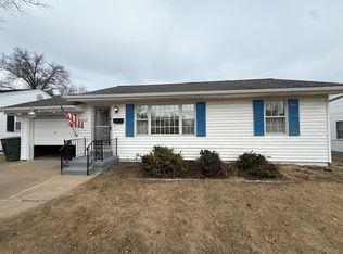 1001 Loekes Dr, Florissant, MO 63031