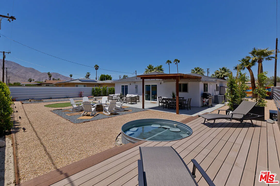 3 bed, 2.0 bath, 1108 sqft, $5,000 — Photo 4