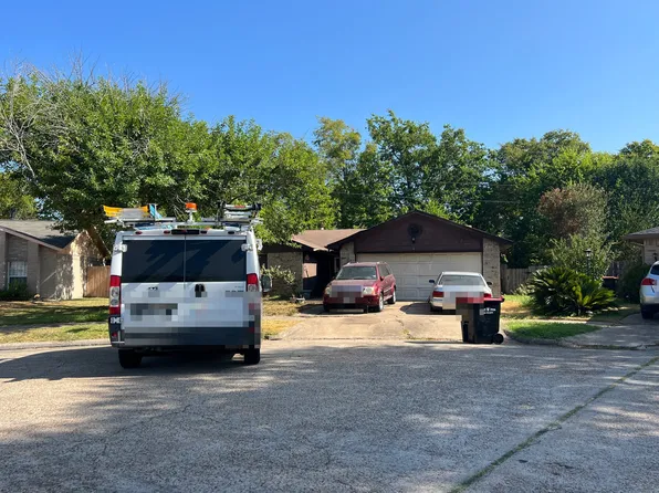 16602 Espinosa Dr, Houston, TX 77083