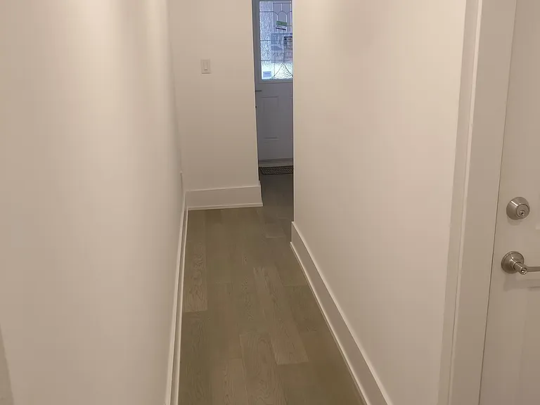 594 Birchmount Rd #LOWER — Photo 12