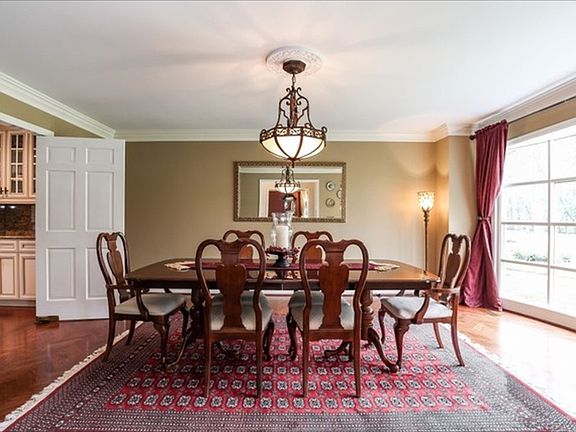 3rd image of 1375 Wood Hill Ln