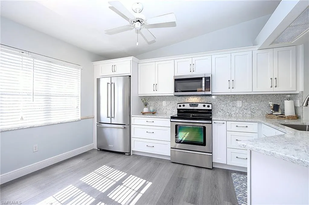 2 bed, 2.0 bath, 1569 sqft, $5,500 — Photo 4