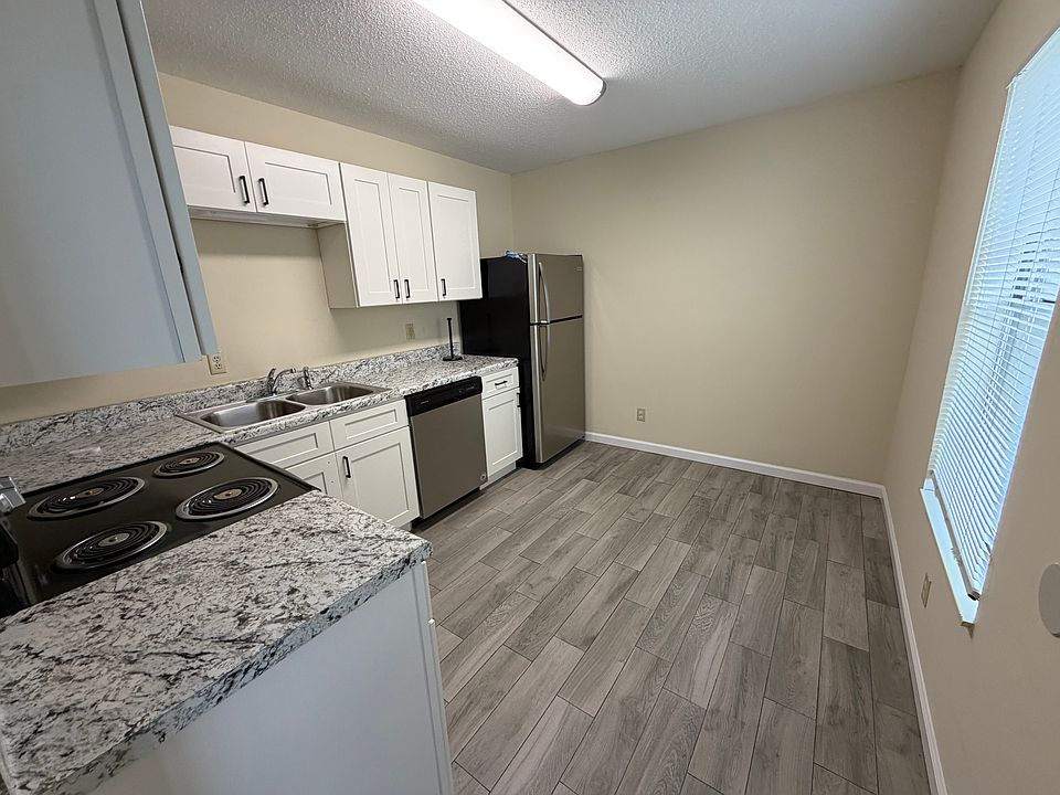 1st image of 120 Stone Tree Dr #120