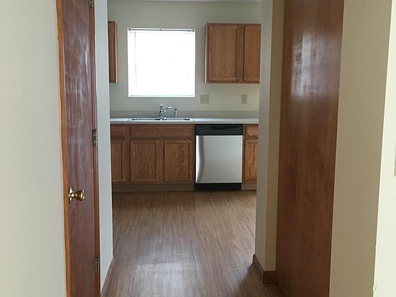 3rd image of 995 Bishop Ave APT A