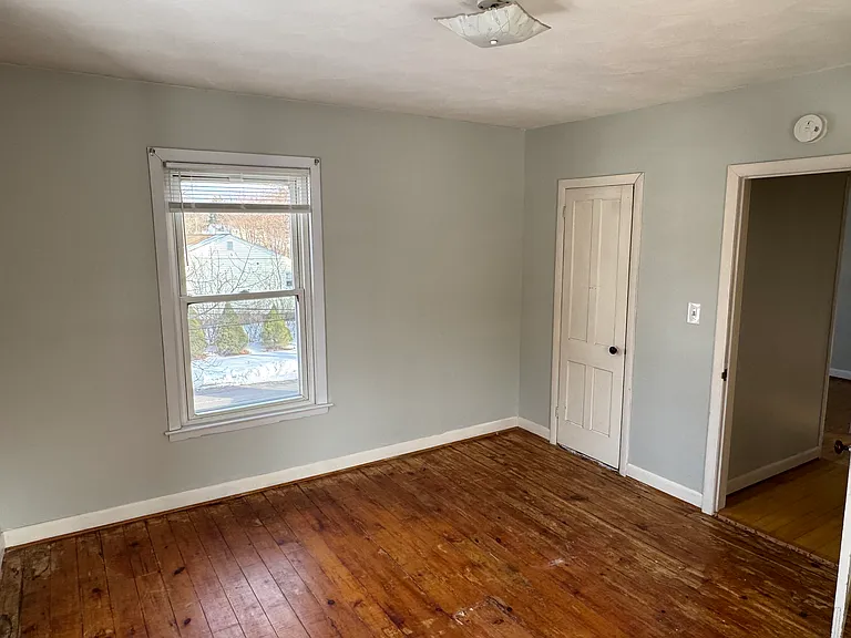465 Hills St — Photo 48