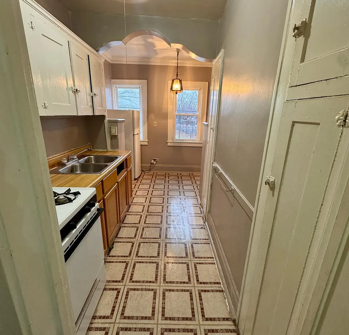 14300 Lakeshore Boulevard — Photo 4