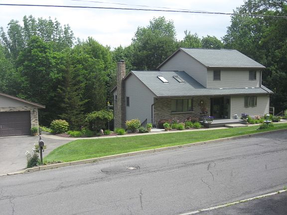 4th image of 7 Oakridge Dr
