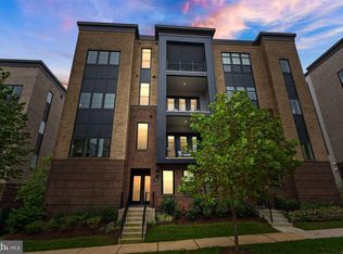 43443 Croson Ln #300, Ashburn, VA 20148