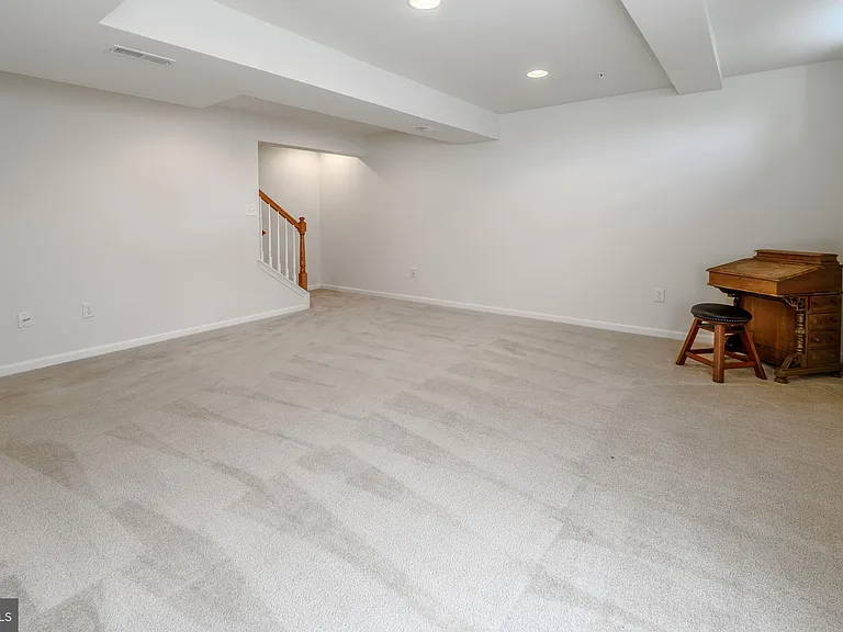 310 Katie Ln — Photo 11