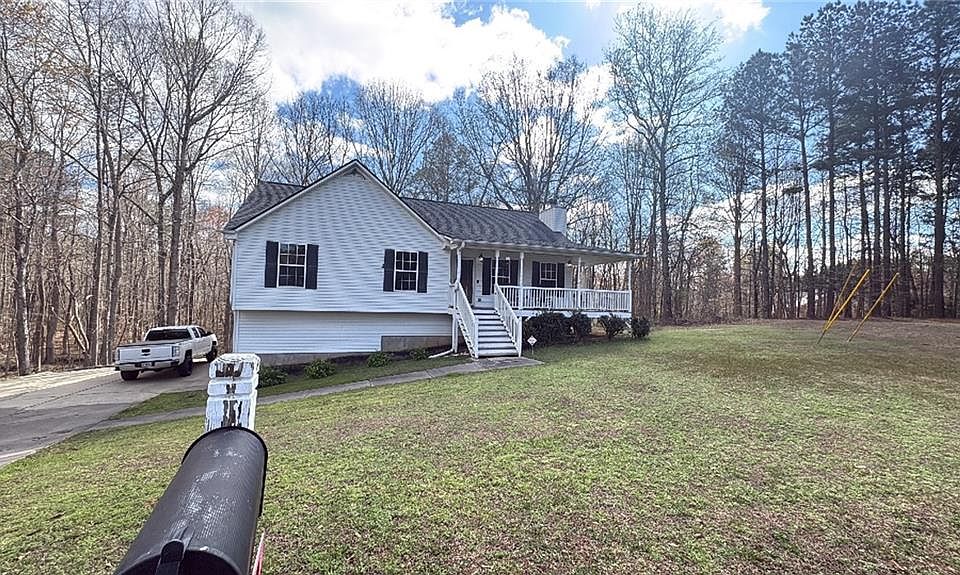 1st image of 437 Tanner Farm Dr