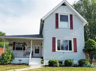 715 W Center St, Fostoria, OH 44830