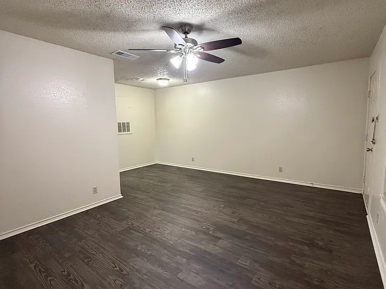 721 Avenue A #9 — Photo 3