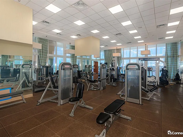 50 Biscayne Blvd — Photo 3