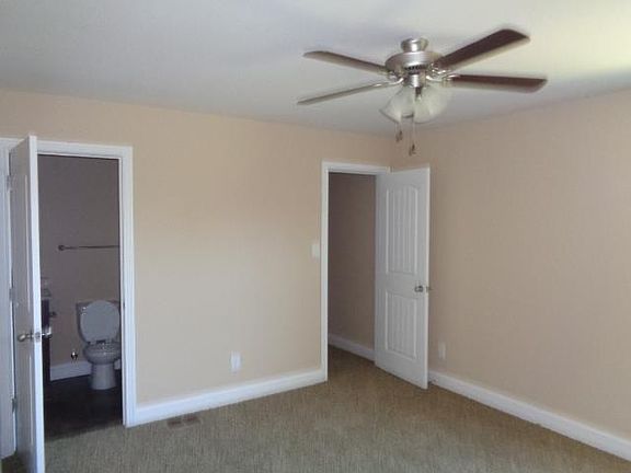 5th image of 1709 Manning Dr APT A