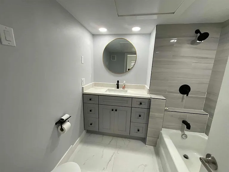 649 W Oakland Park Blvd #211A — Photo 6