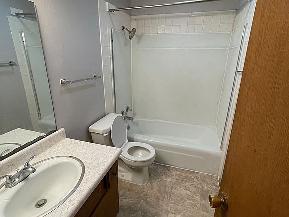 4th image of 946 Indiana St #10858419