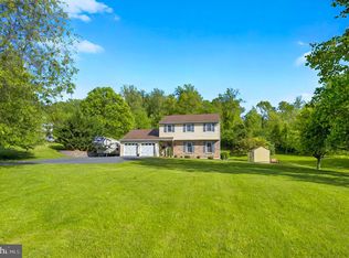 284 Mountain Top Rd, Reinholds, PA 17569