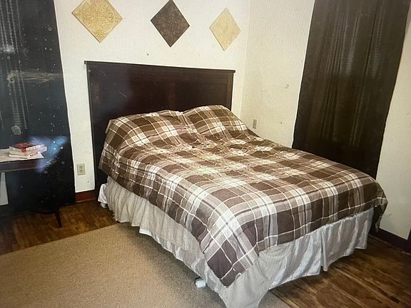 4th image of 805 4th Ave SE