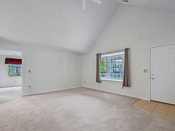 3rd image of 221 Dogwood Ln