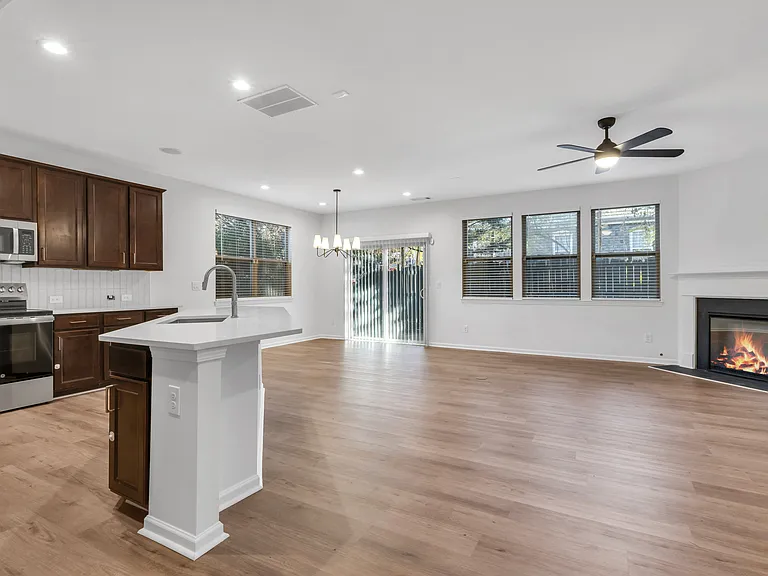 1633 Trailview Way — Photo 2