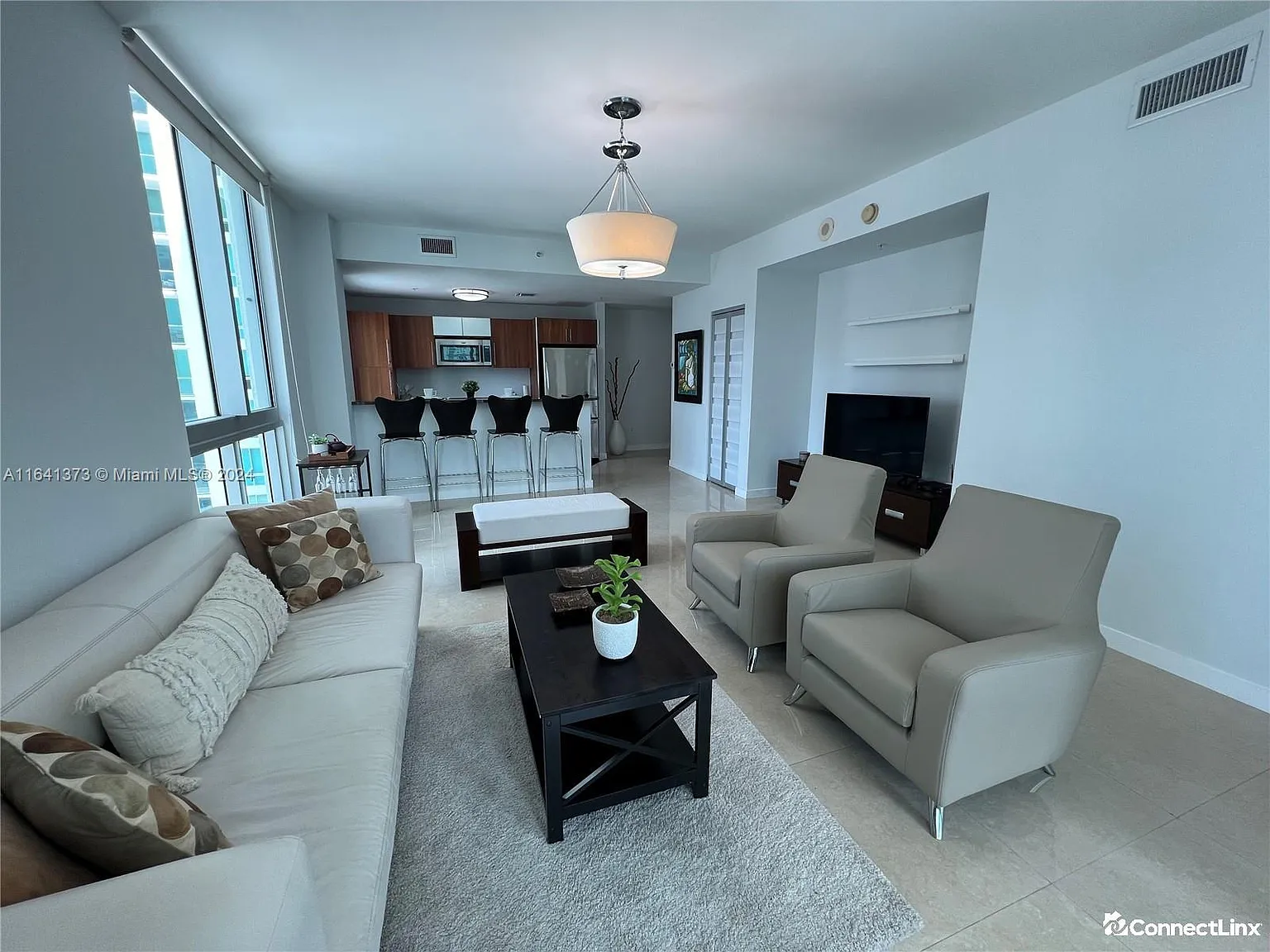 1 bed, 1.0 bath, $3,250 — Photo 4