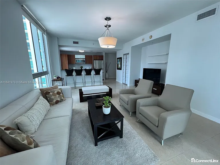 300 S Biscayne Blvd #1701 — Photo 4