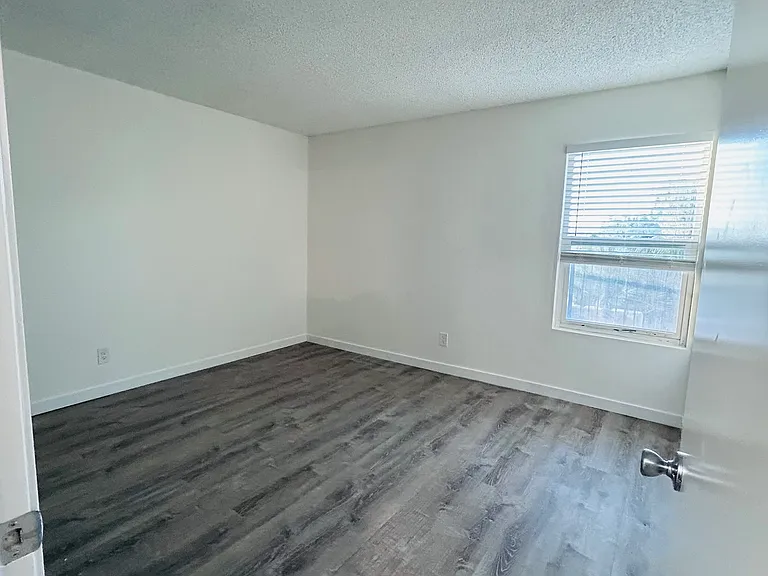 180 Las Flores Dr — Photo 11