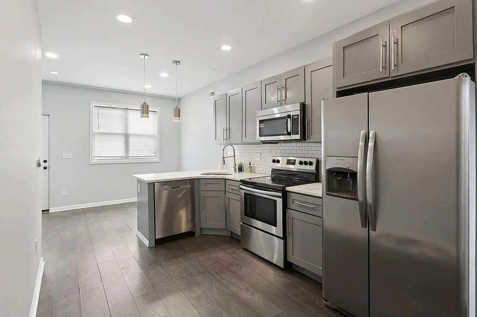 4 bed, 2.0 bath, 1500 sqft, $1,027 — Photo 4