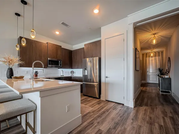 199 Waterpoint Ct #302, Montgomery, TX 77356