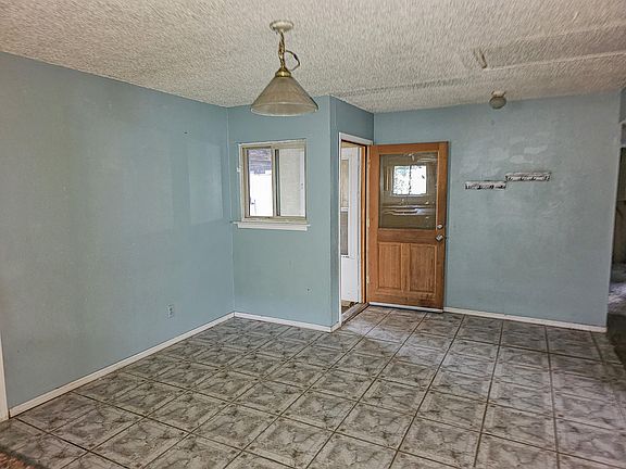 5th image of 4631 Sun Valley Dr SW