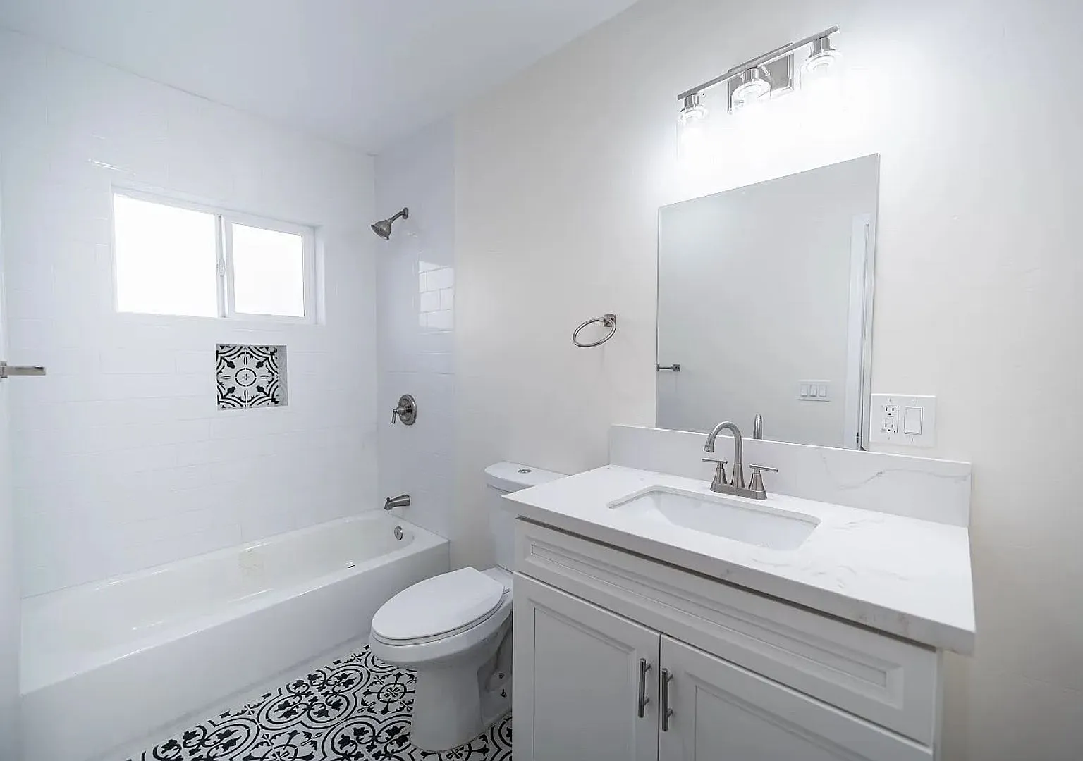 Felton St | 4576-82 — Photo 4