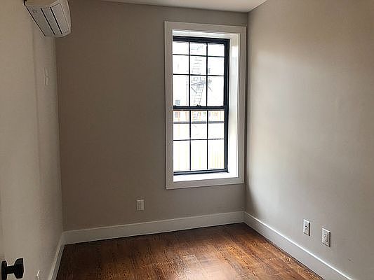 5th image of 230 Manhattan Ave #2