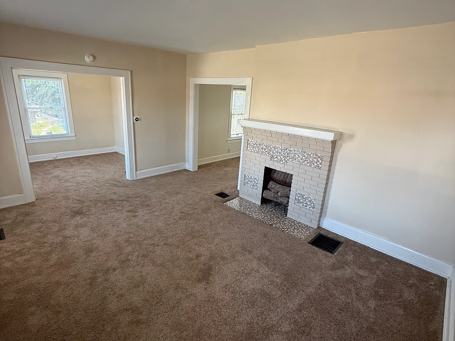 2 bed, 1132 sqft, $2,200 — Photo 2