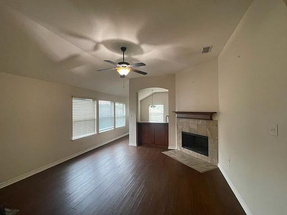 3rd image of 202 Cordoba Trl