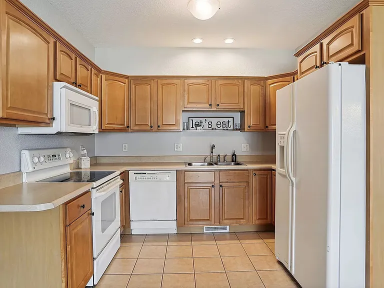 Appliances all upgraded to modern stainless steel