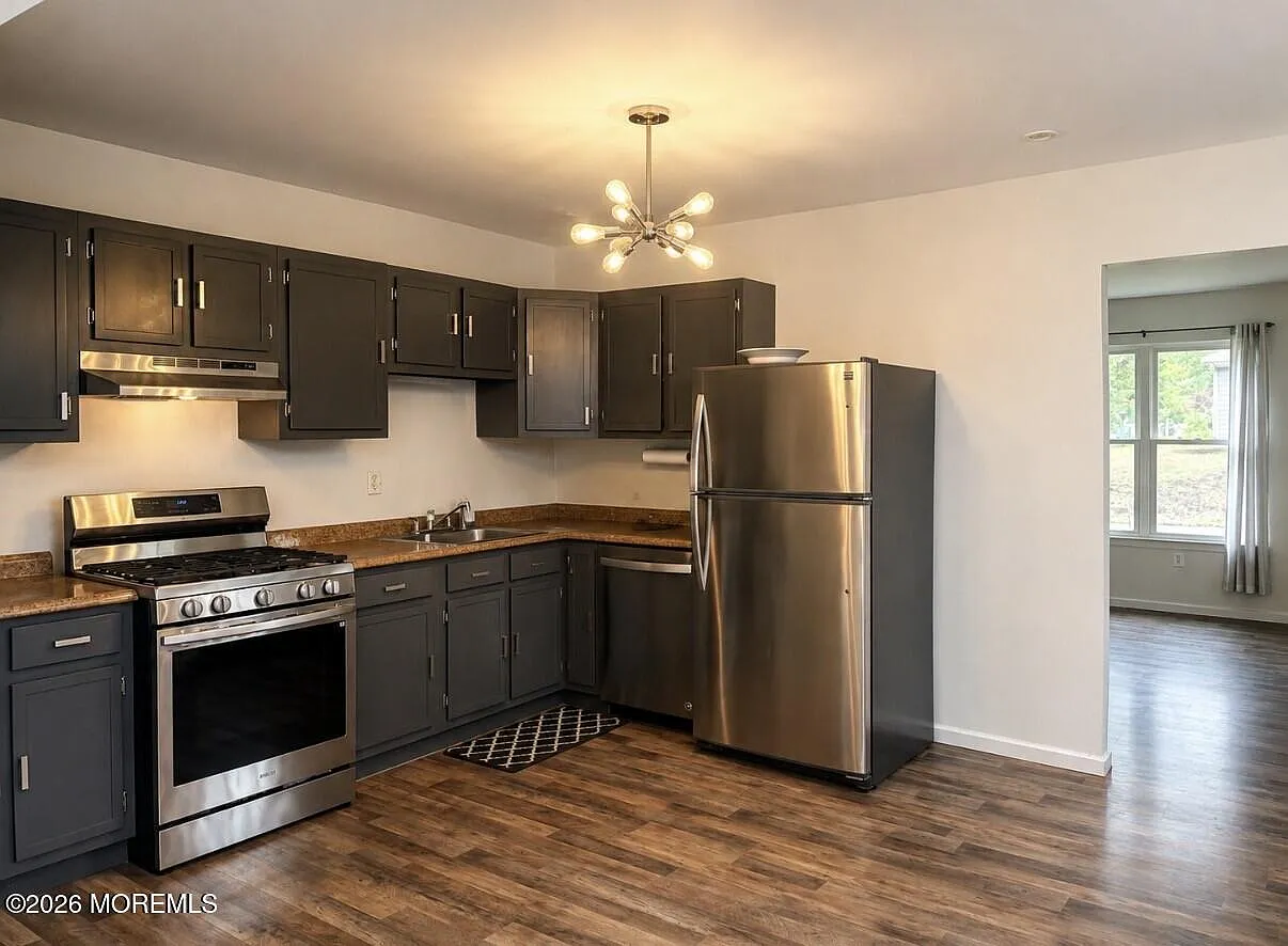 3 bed, 1272 sqft, $2,600 — Photo 4