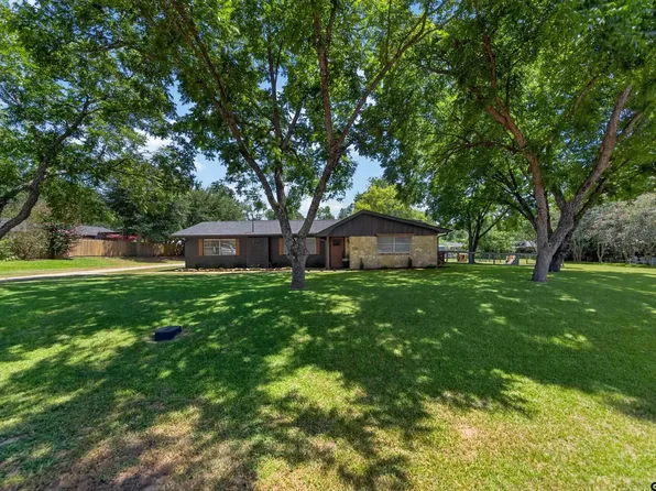 2425 Live Oak St, Jacksonville, TX 75766