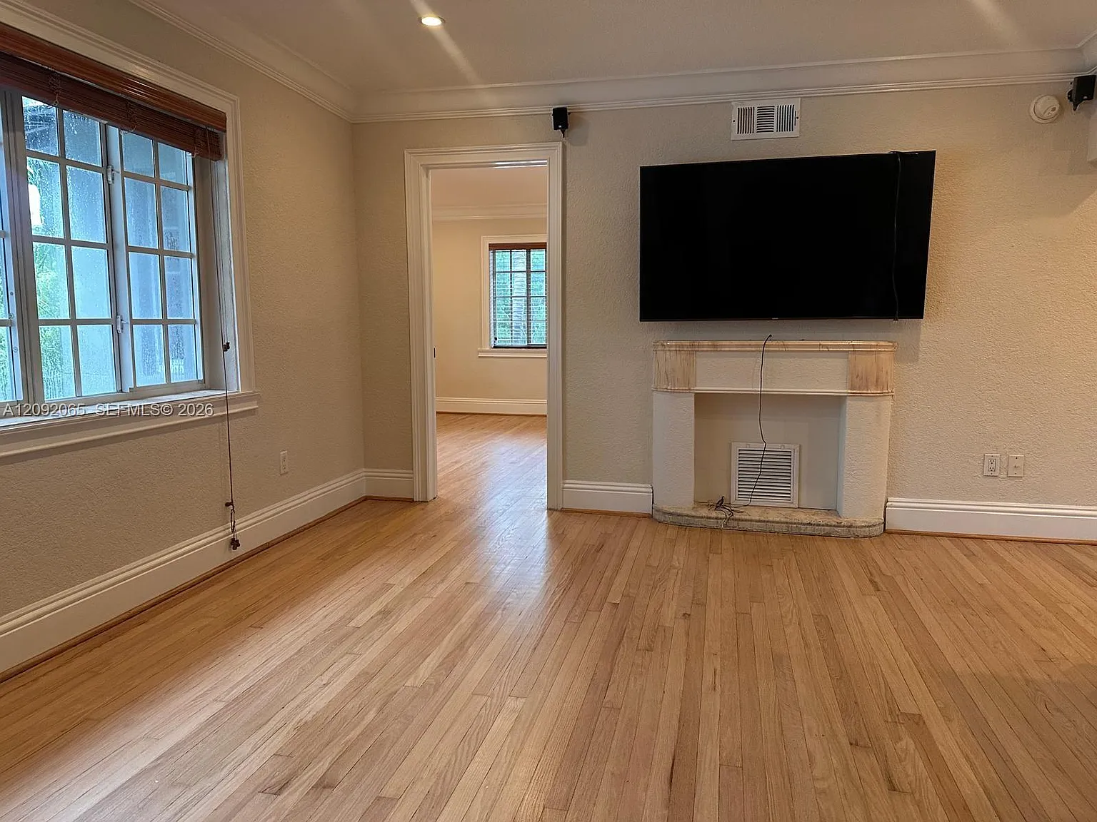 The Daria Condo — Photo 3