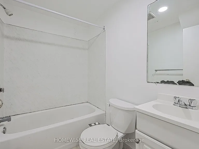 33 Maitland St #106 — Photo 6