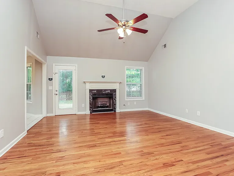 7004 Bridgewater Dr — Photo 4